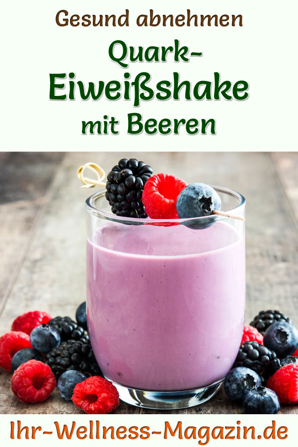 Quark Eiweißshake mit Beeren Low Carb Eiweiß Diät Rezept zum Abnehmen