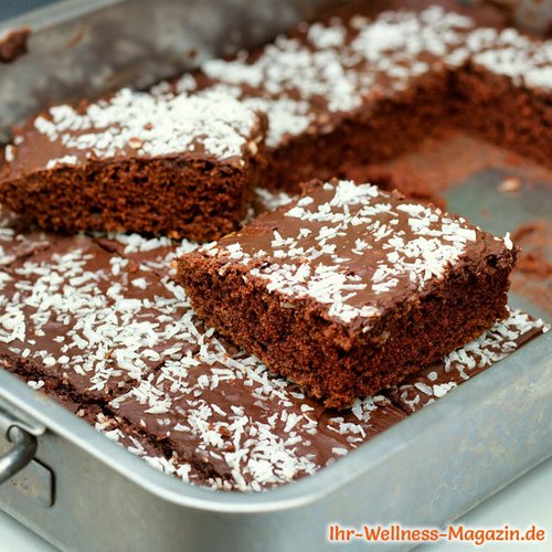 Low-Carb-Brownies mit Kokos-Schokoglasur - einfaches Rezept ohne Zucker