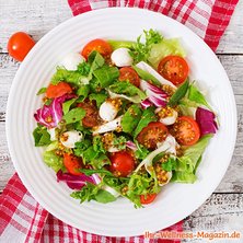 Gemischer Salat mit Mozzarella 