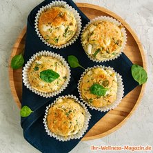 Protein-Muffins mit Ei, Feta und Spinat