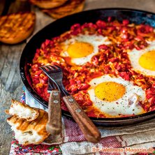 Low-Carb-Rezept für Shakshouka mit Chili und Ei