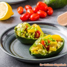 Gefüllte Low-Carb-Avocados