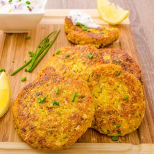 Low Carb Blumenkohl-Pancakes mit Kräuterquark