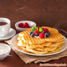 Low Carb Joghurt-Vanille-Waffeln mit Früchten