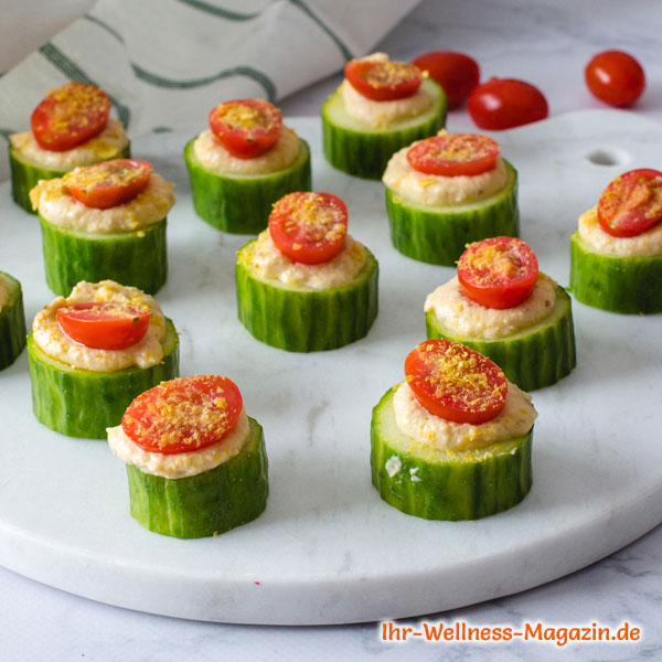 Gurken-Tomaten-Fingerfood - Low-Carb-Häppchen-Rezept